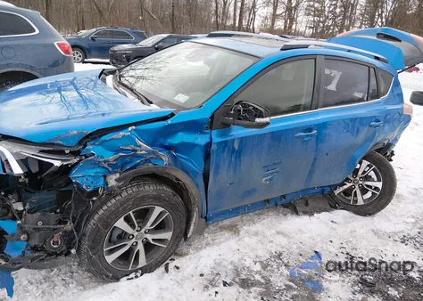 2017 Toyota Rav4 Xle z USA, uszkodzony, nr VIN JTMRFREV6HD220584